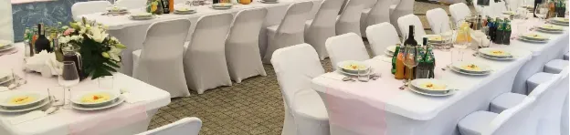 Jak odblokować i rozłożyć stół cateringowy